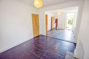 Lounge/Diner- click for photo gallery